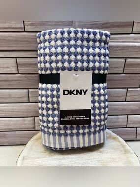DKNY ❤️Cotton (2)Hand Towels Blue White Pattern NWT